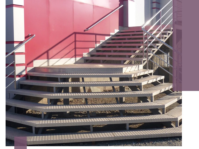 Лестницы для магазина в Балашихе — изготовление и монтаж