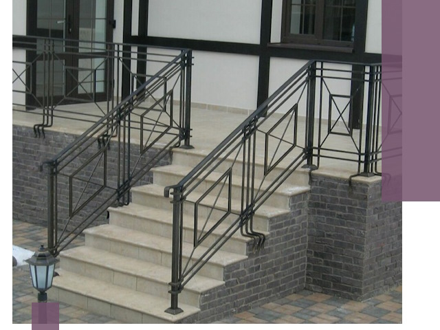 Перила для крыльца в Балашихе — монтаж, изготовление и установка