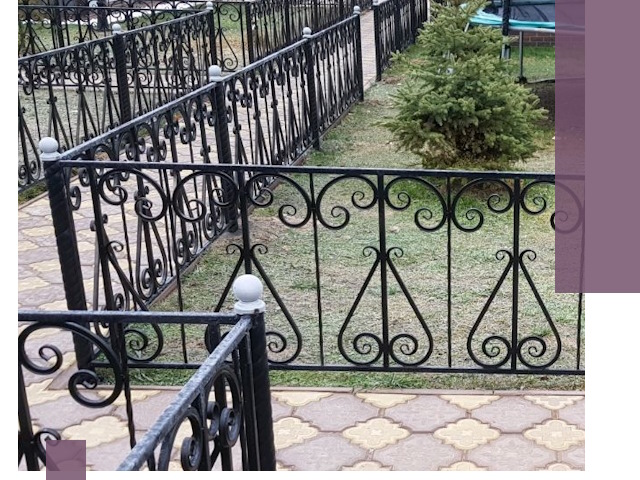 Кованые газонные ограждения под ключ в Балашихе